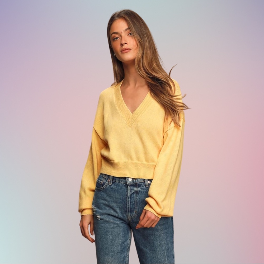 Lulus Just a Moment Light Yellow V-Neck Cropped Sweater